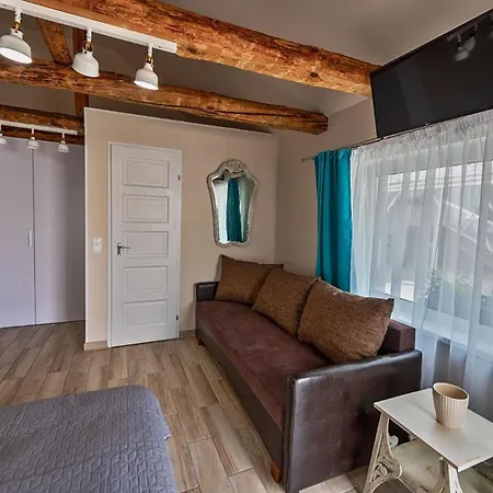 Apartment Caesar Mit Terrasse Und Guenstiger Lage In *